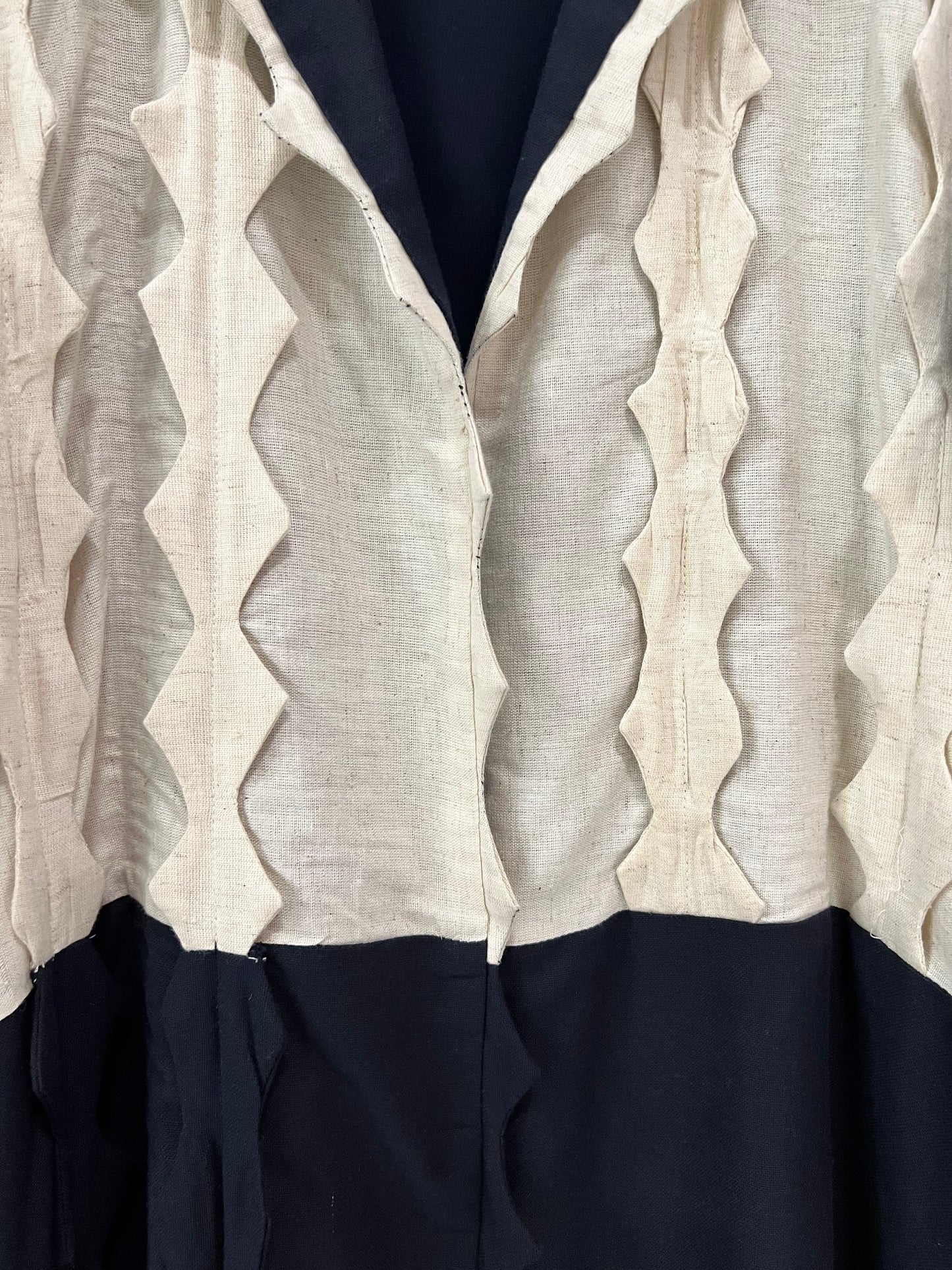 Abaya - Two-tone design in beige and navy