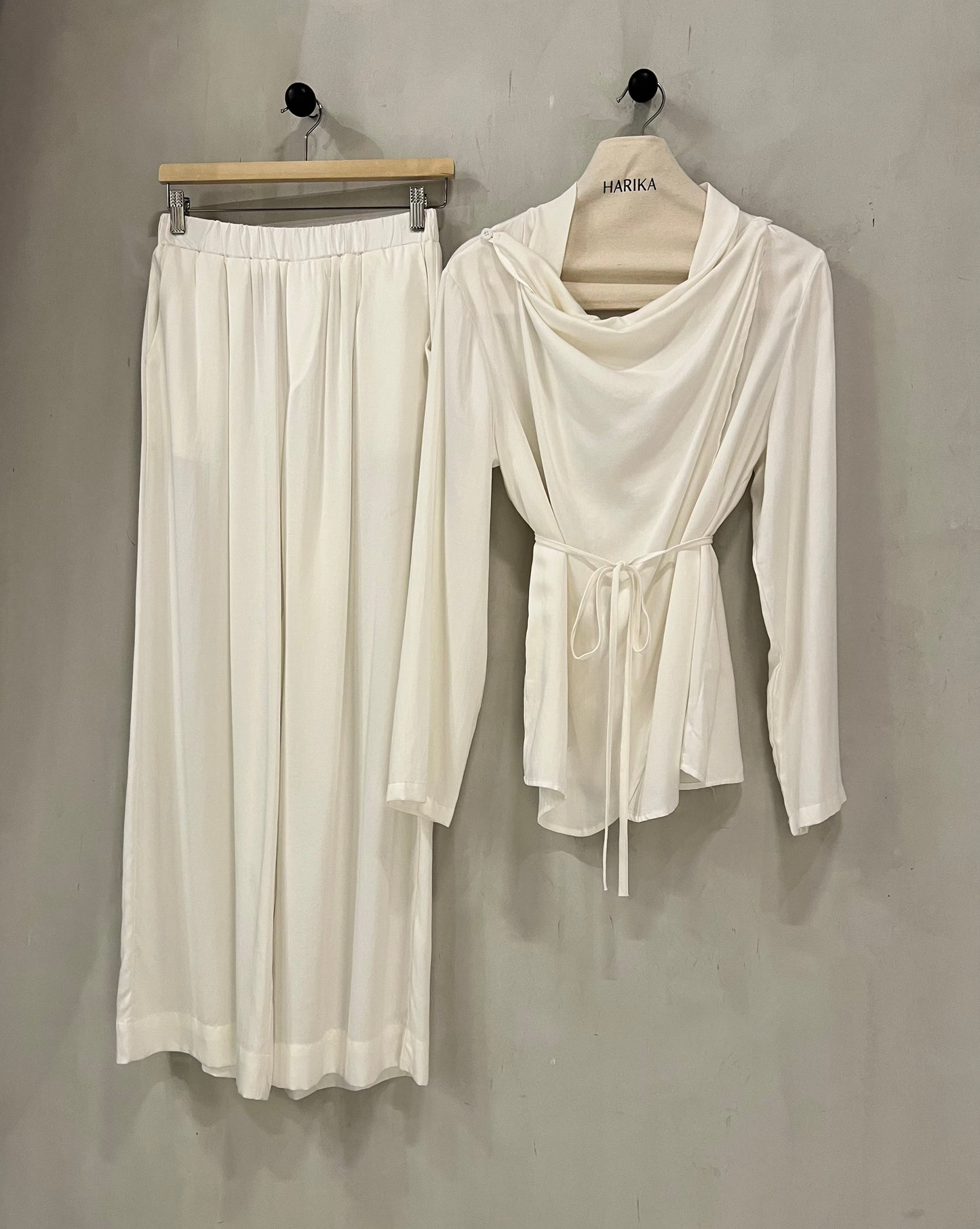 White - Two-piece set: draped long-sleeve top and wide-leg pants