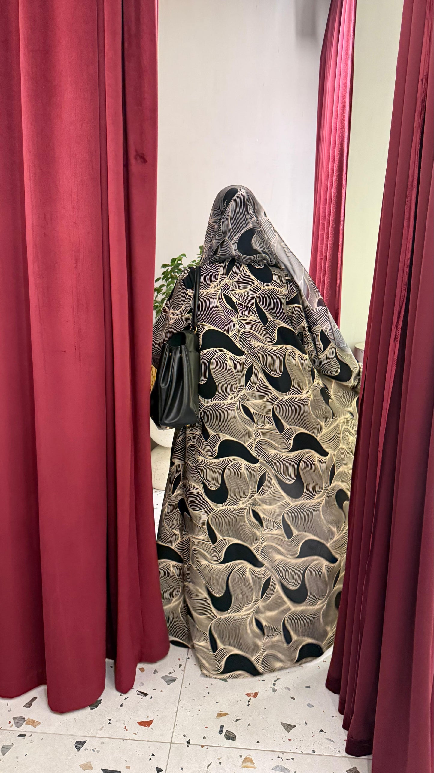 Summer Abaya- Abstract Print in Black & Gold