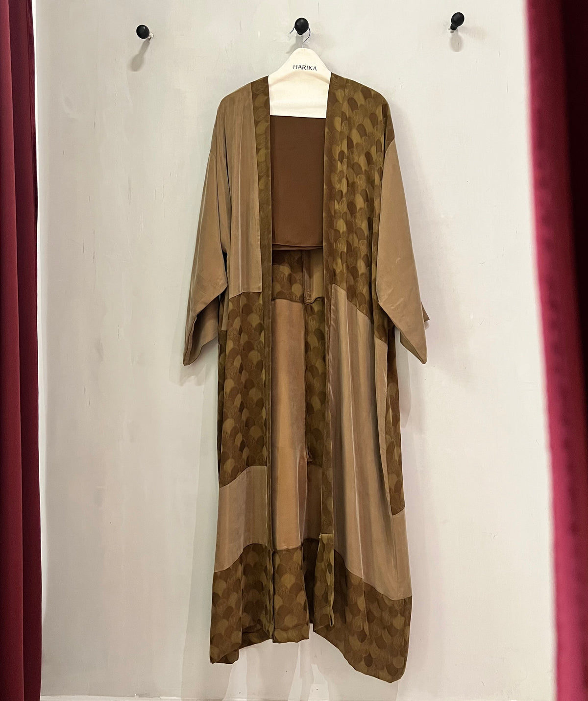 Abaya- beautifully designed mocha brown abaya featuring a sophisticated geometric pattern and contrasting smooth fabric