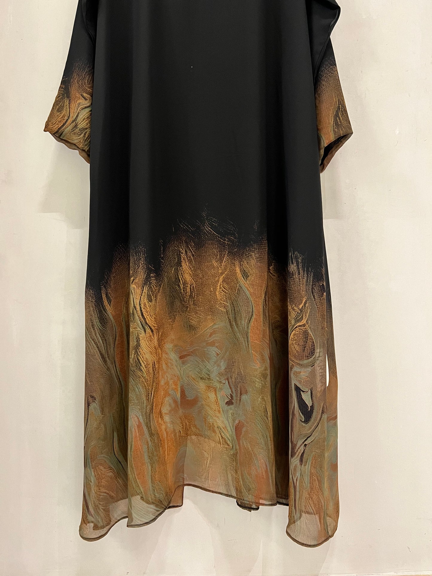 Summer Abaya - Black Ombre with Artistic Hem