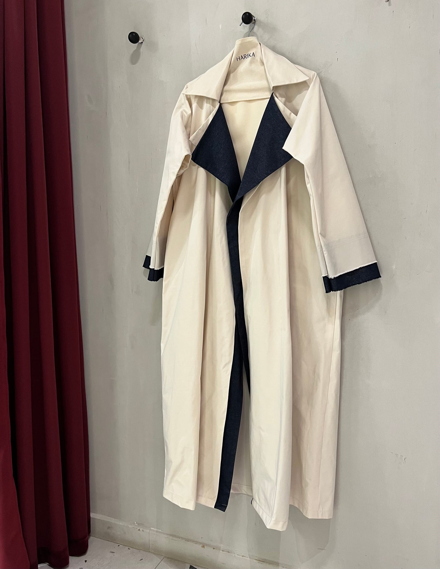 Abaya - Modern cream with navy contrast accents