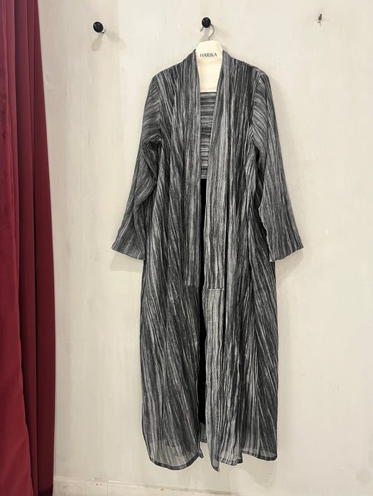 Abaya - Layered monochrome