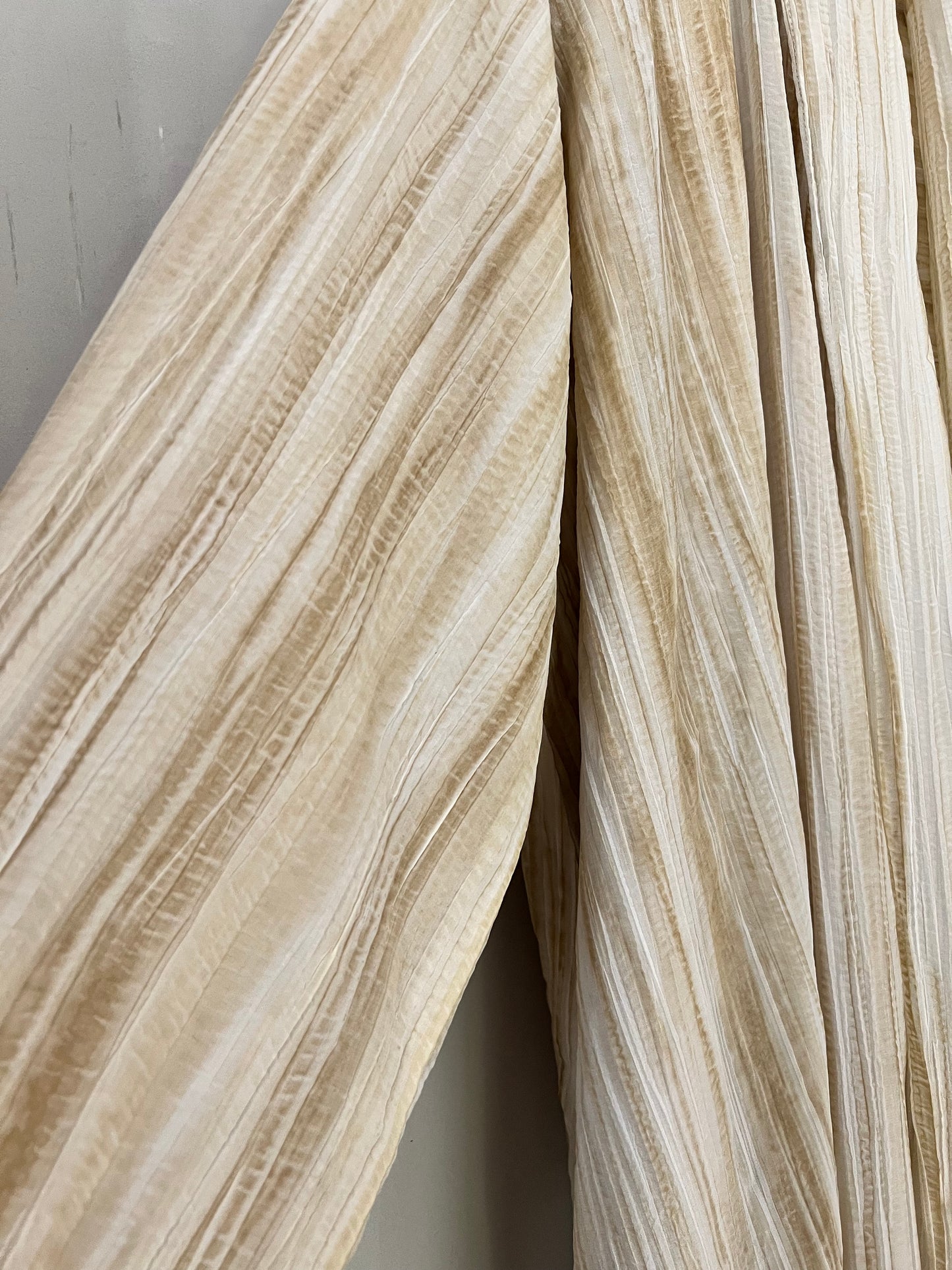 Abaya-Elegant striped in soft cream and beige tones