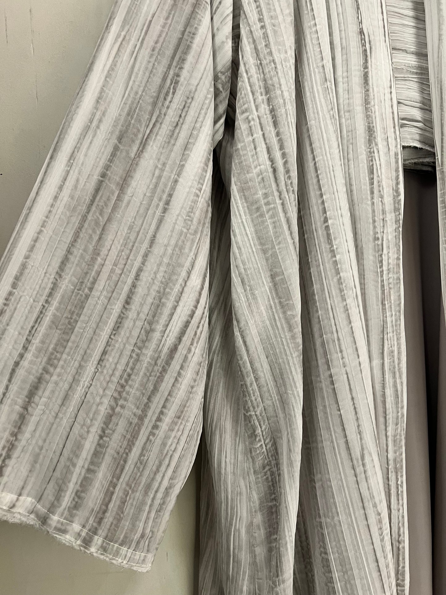 Abaya - Ash Gray - Elegance and effortless comfort
