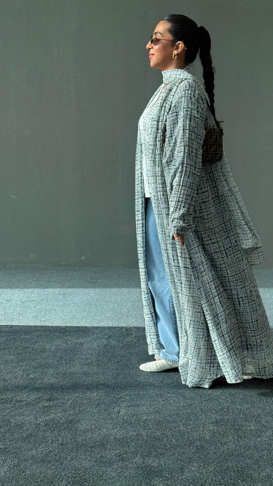 Summer Abaya - Black & White Stripes